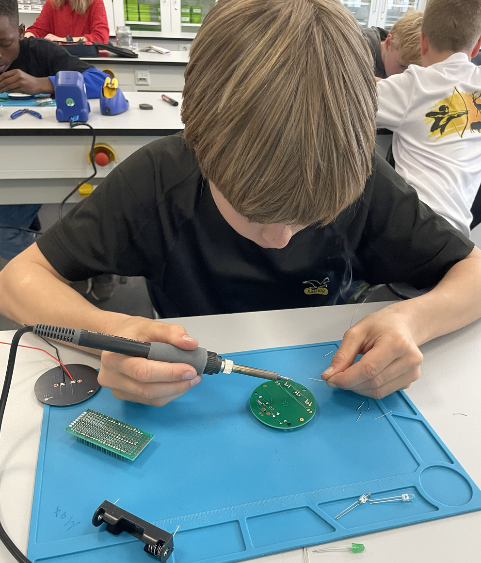 Solarlampen bauen – Workshop der MINT-Gruppe